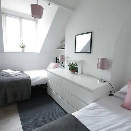 City Centre 4 Bedroom House Winchester Extérieur photo