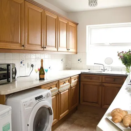 City Centre 4 Bedroom House Winchester Extérieur photo