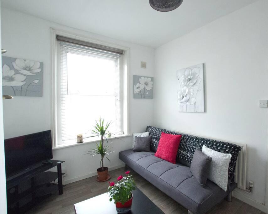 Centre 4 Bedroom House * Winchester