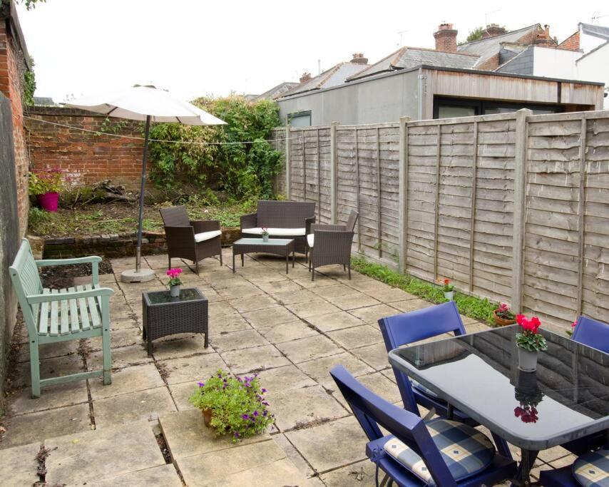 Centre 4 Bedroom House Apartment Winchester