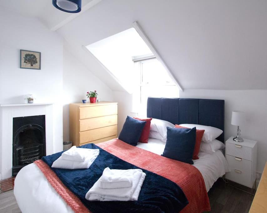 Apartment Centre 4 Bedroom House