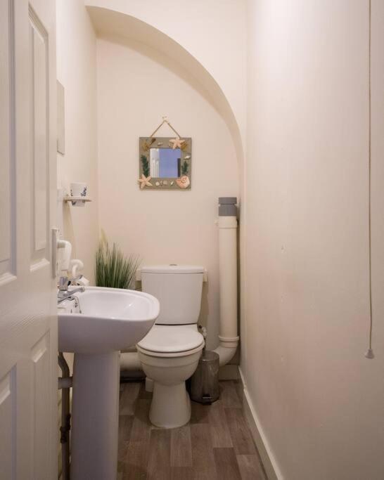 Centre 4 Bedroom House Apartamento *